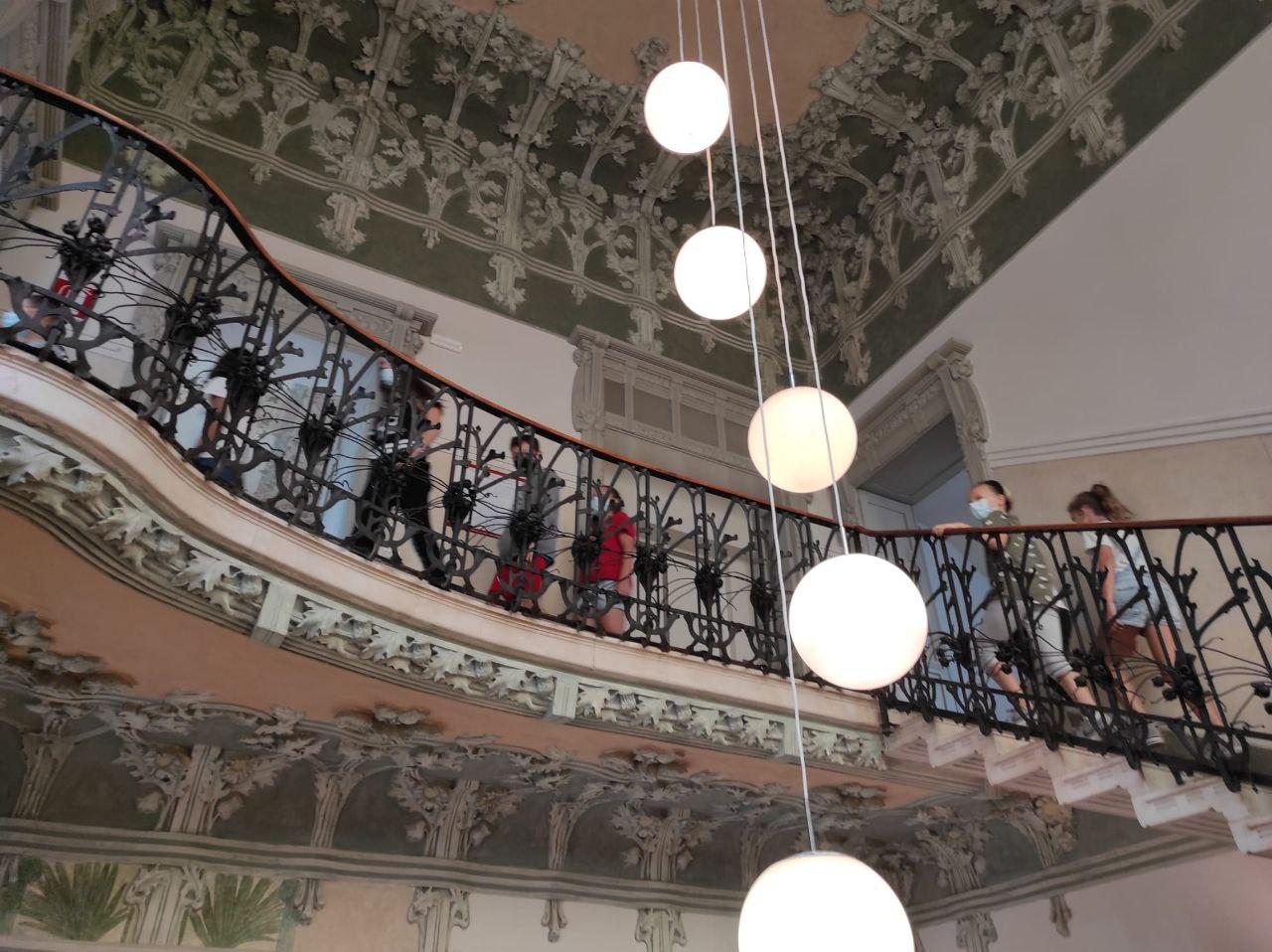 UNA GRADITA VISITA IN VILLA: LA SCUOLA ESTIVA DI CERNOBBIO ISPIRATA DALLE DECORAZIONI